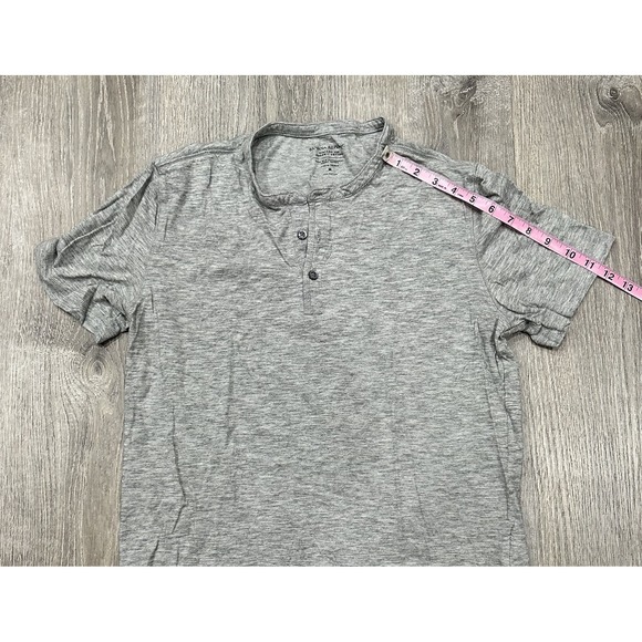 Banana Republic Henley T-shirt Men's Medium Gray Soft Wash Organic Cotton Shirt - Picture 6 of 11